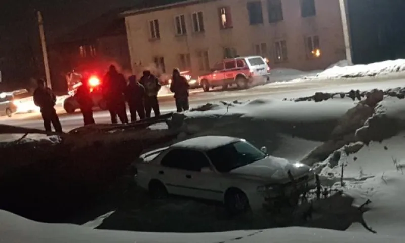 Фото: автомобиль слетел в кювет с дороги в Алтайском крае