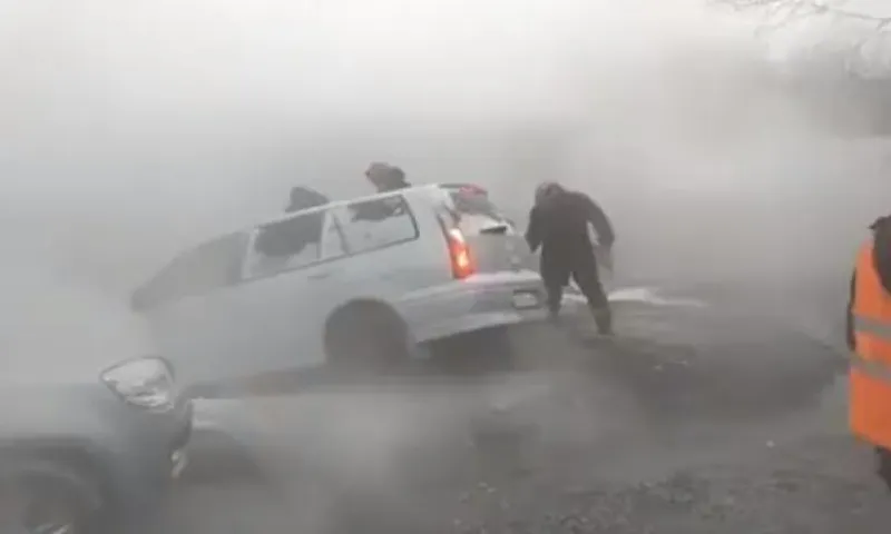 Рассказываем подробности коммунальной аварии, произошедшей в центре Барнаула