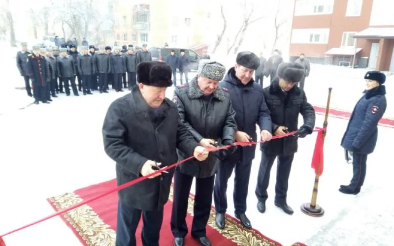 Алтайским полицейским вручили ключи от новых квартир 