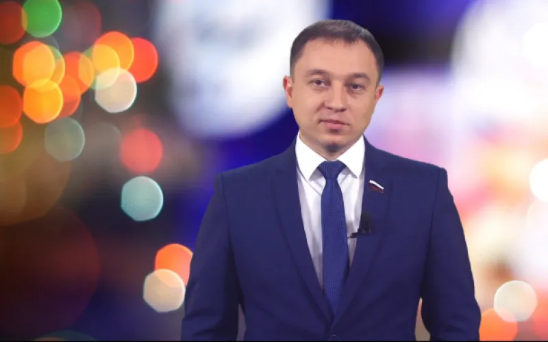 Депутат Государственной Думы Олег Быков поздравил жителей края с Новым годом 
