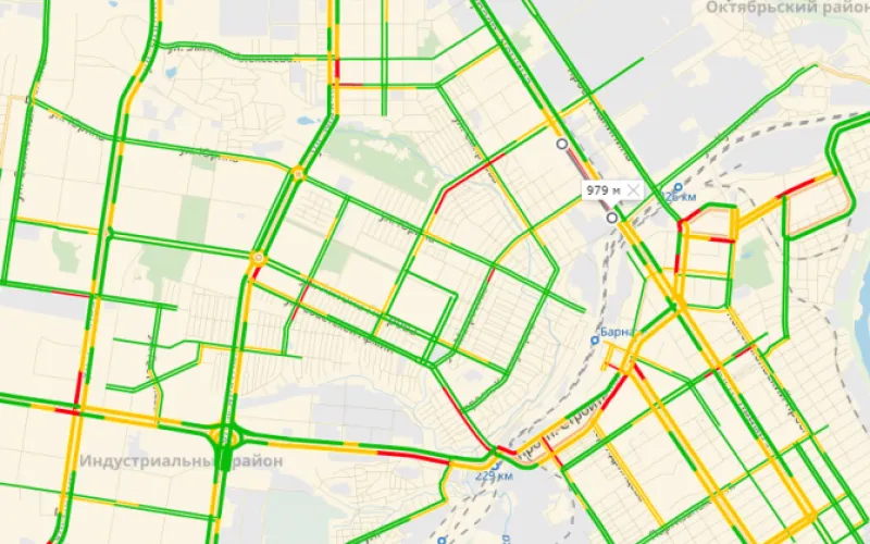 Барнаульские водители встретили утро в километровых пробках 