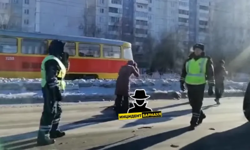 ДТП: трех пешеходов сбили на переходе в Барнауле