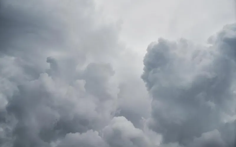 Шквалистый ветер и град: о погоде в Алтайском крае 22 июня