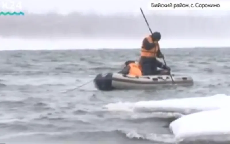 Спасатели расширили зону поисков утонувшей девочки на реке Бия 