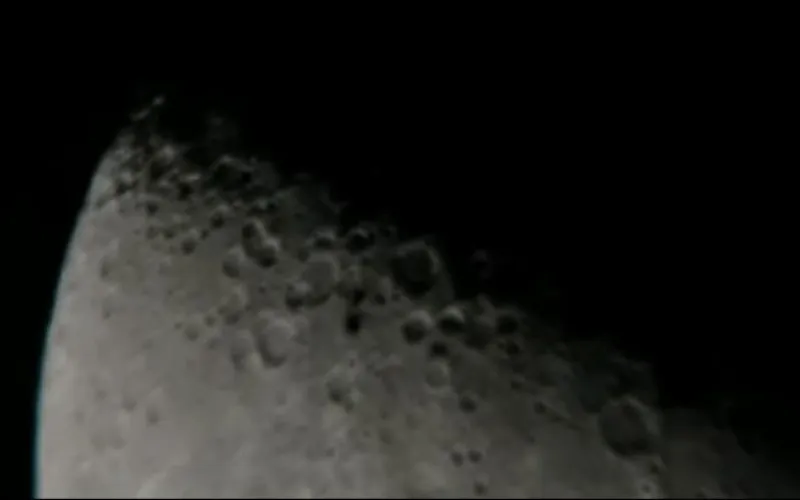 Странные объекты возле Луны удалось снять астроному-любителю 