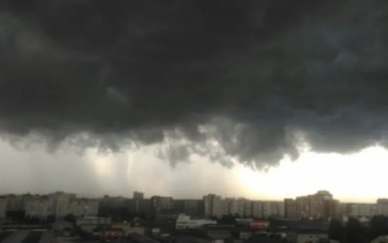 ВНИМАНИЕ: сильный шторм надвигается на Алтайский край