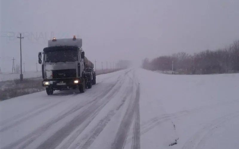 Зима вернулась: снегопад прошёл в Поспелихе 