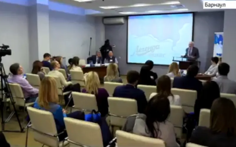 Академик РАН Юрий Рахманин посетил Алтайский край