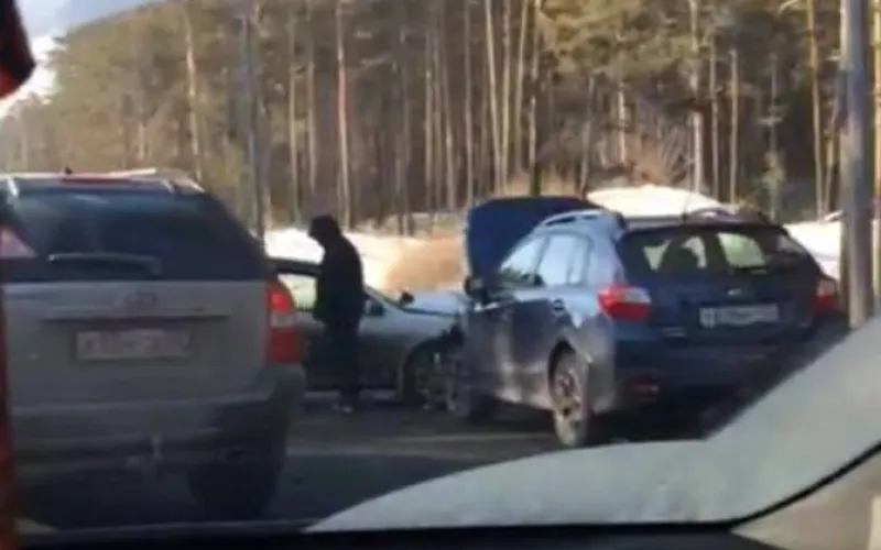 ДТП с участием 6 автомобилей произошло в Барнауле