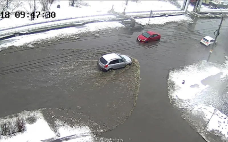 «Алтайская Венеция»: улицы Бийска оказались под водой