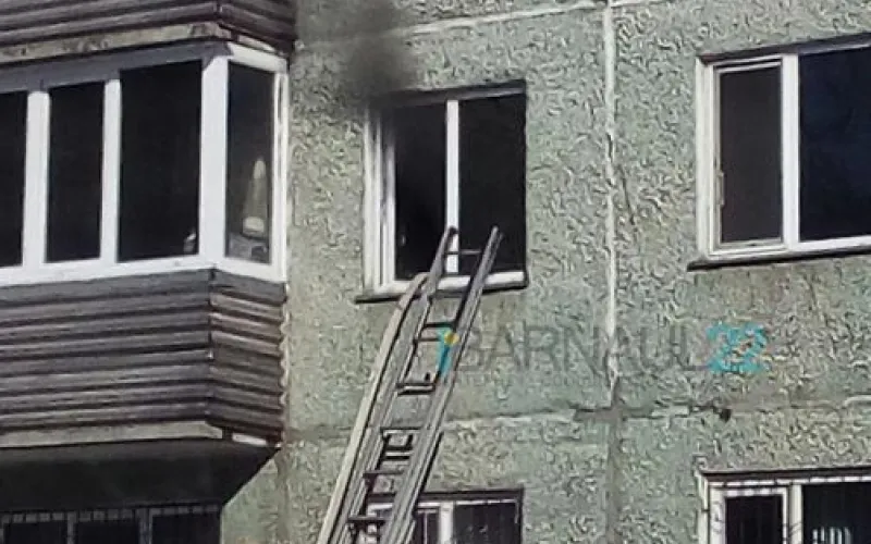 Пожар произошёл в барнаульской многоэтажке 
