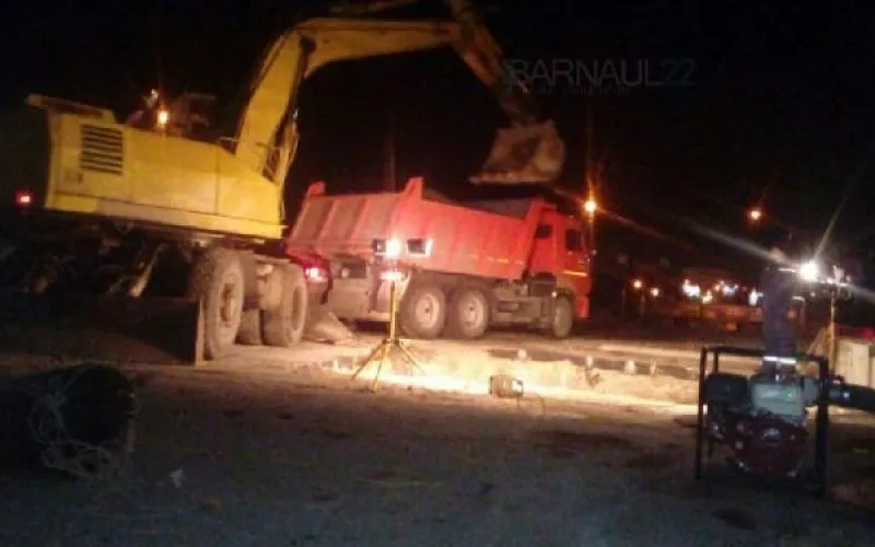 Коллектор обрушился в Барнауле