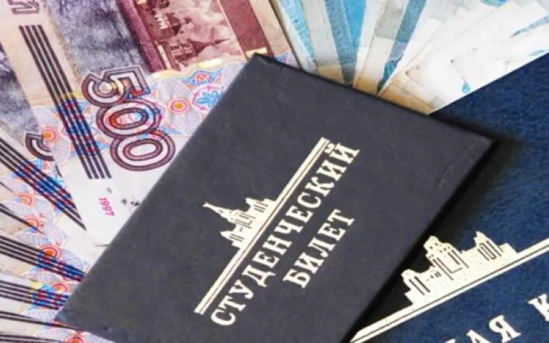 Александр Карлин назначил студентам и преподавателям медколледжей именные стипендии