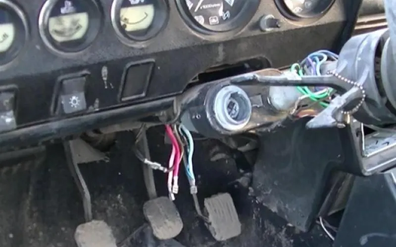 Автоугонщик в Алтайском крае застрял в грязи 