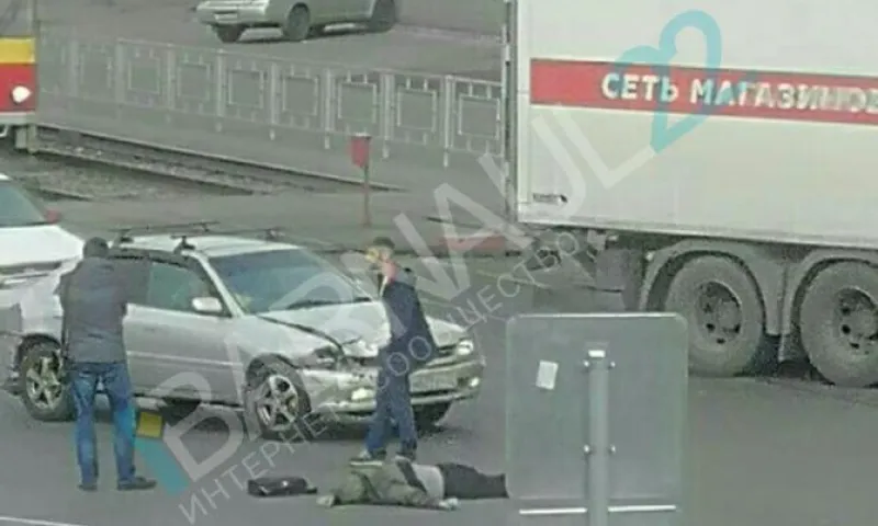 Пешехода сбили на переходе в Барнауле