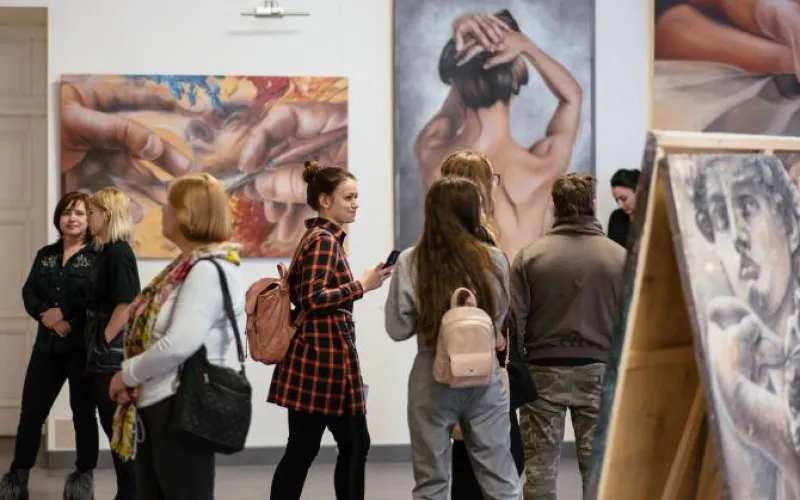 Угол зрения: необычная выставка открылась в Барнауле