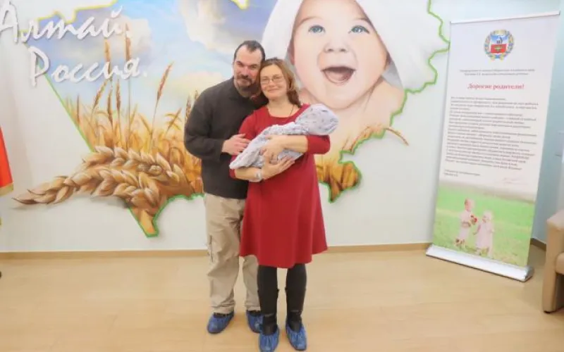 Жительница Барнаула с редким заболеванием крови стала мамой в седьмой раз