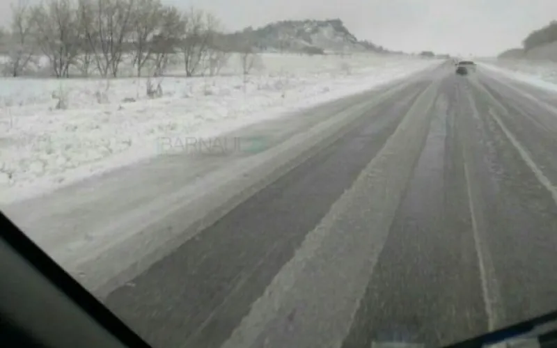 Снег выпал в Змеиногорске