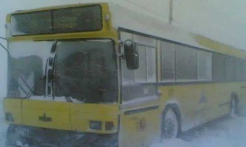 Автобус замёрз на трассе в Залесовском районе 