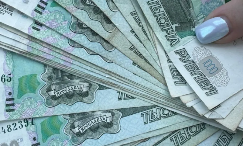 Сразу три мошенника обманули жительницу Бийска 
