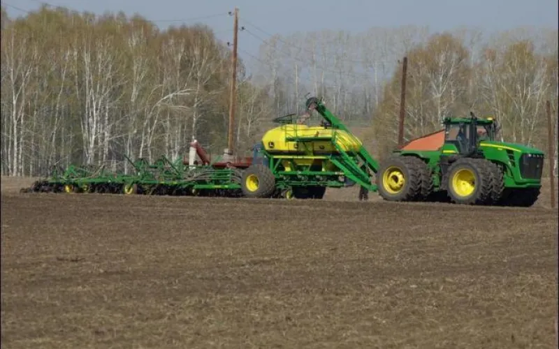 Подготовка к посевной: в правительстве Алтайского края идет заседание