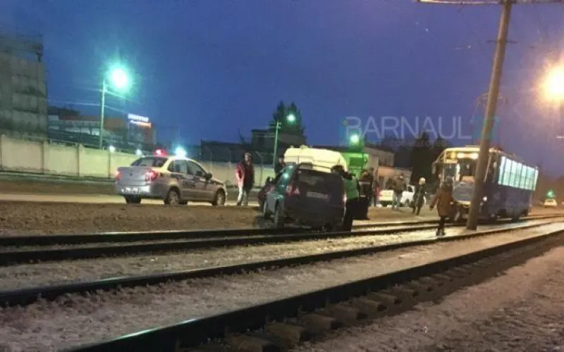 Очевидцы: мужчину сбили в Барнауле 