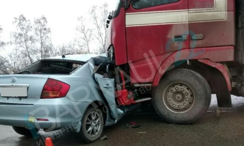 Женщина погибла в ДТП с участием фуры в Алтайском крае
