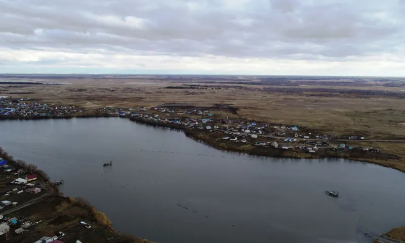 Озеро Завьялово продолжат расчищать от иловых отложений до замерзания воды