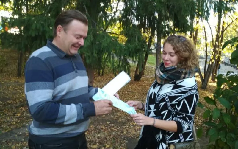 Благодарность за спасение лебедей вручили корреспонденту телеканала «Катунь 24»