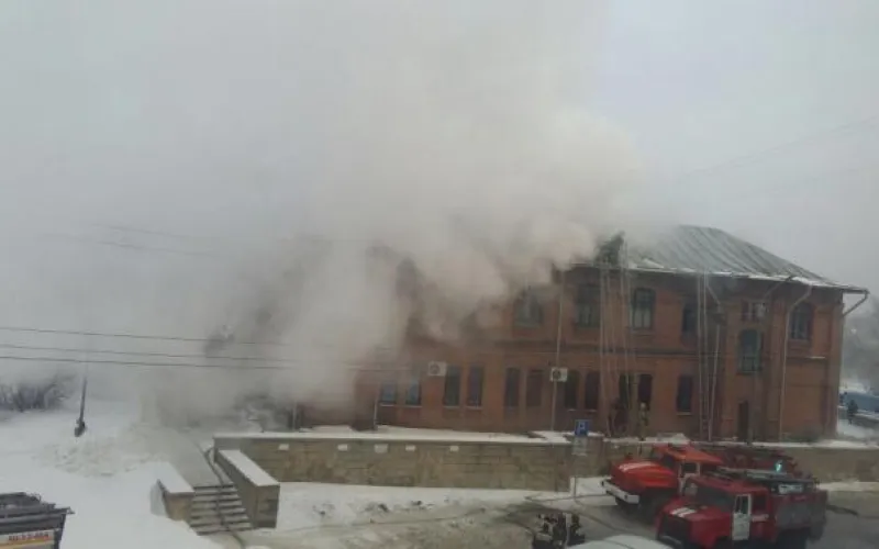 Пожар в Доме афганцев в Барнауле ликвидирован