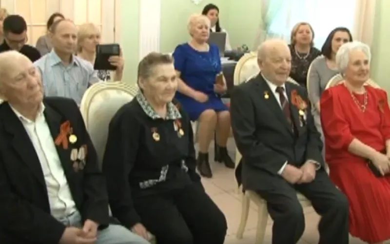 Пенсионеры и ветераны в Алтайском крае могут повторно зарегистрировать в загсе свой брак