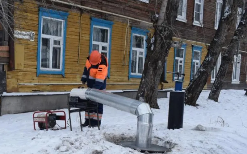 Более 120 участков водопроводов отогрели в Барнауле