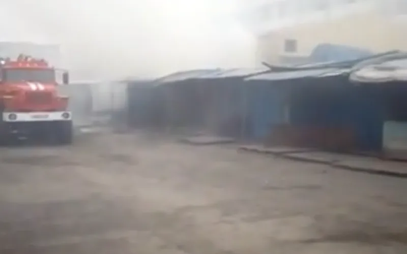 Пожар произошел на одном из барнаульских рынков