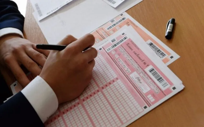 Алтайские школьники начали сдавать ЕГЭ