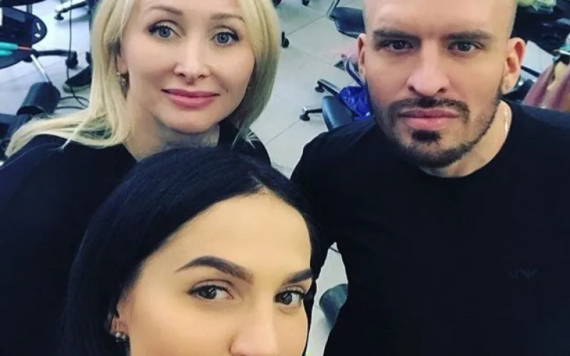 Известный парикмахер из Алтайского края тренирует участников Чемпионата мира в Париже