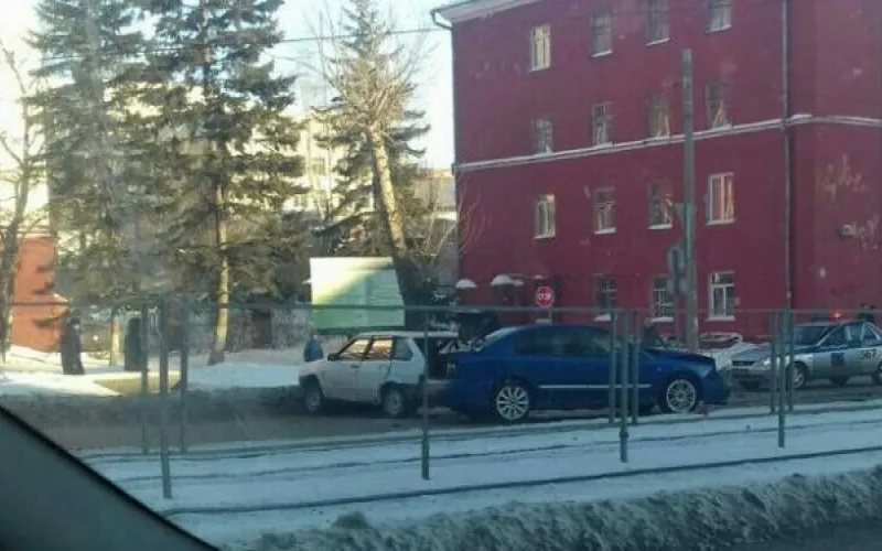 Свидетелей аварии у аграрного университета ищут в Барнауле