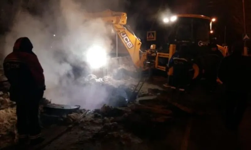 Коммунальная авария оставила без горячей воды 68 зданий в Барнауле