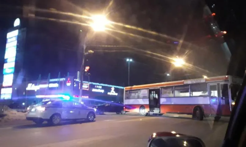 Появилось видео момента ДТП, в котором сбили пешехода в Барнауле