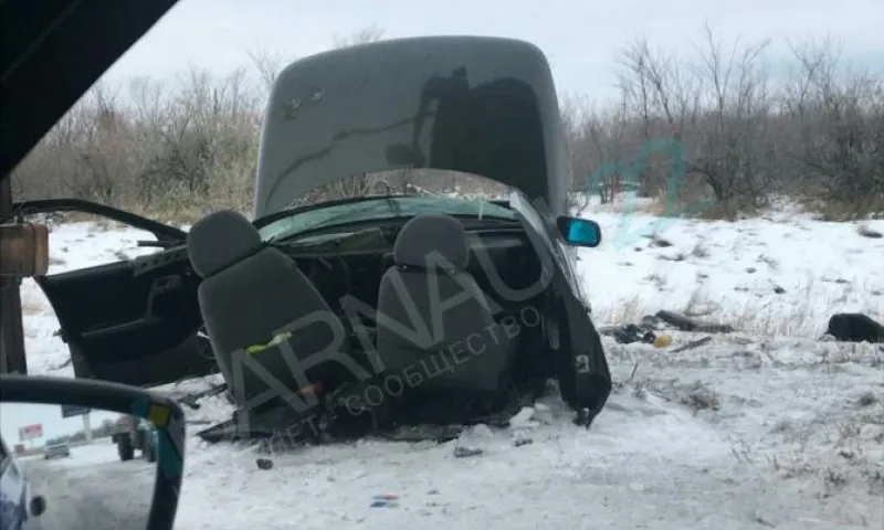 Соцсети: автомобиль разорвало пополам на алтайской трассе
