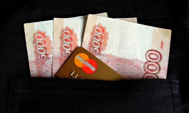 Фальшивую пятитысячную купюру изъяли из оборота в Бийске