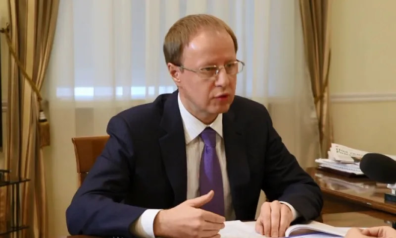 Виктор Томенко поручил держать на контроле реабилитацию пострадавших детей в Заринском районе