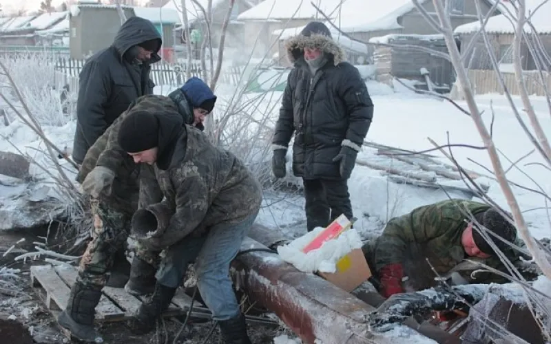 Теплоснабжение в селе Кусак восстанавливают 230 специалистов