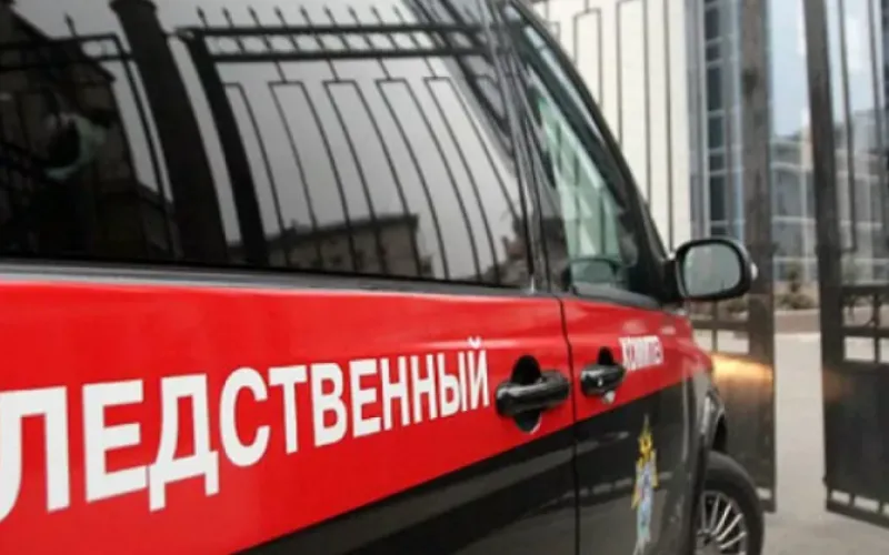 Женщина выпала из окна многоэтажки в Барнауле