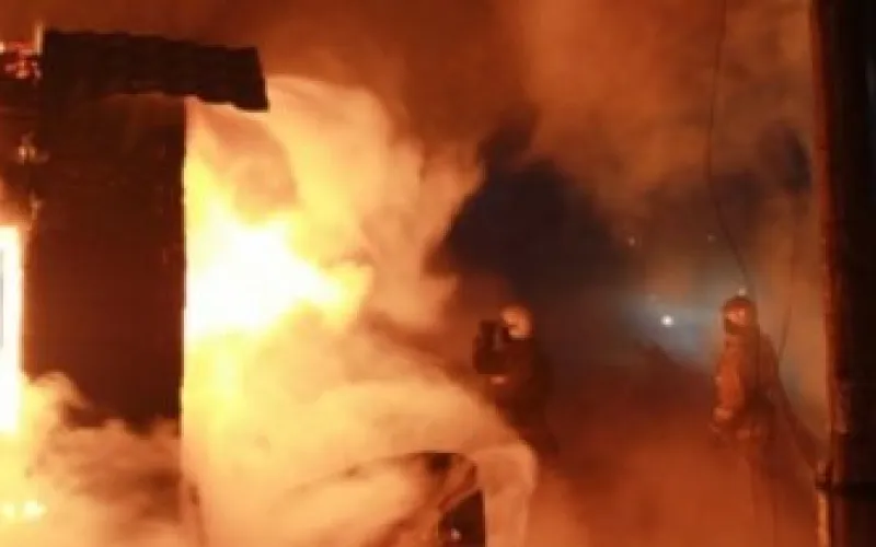 Следователи проводят проверку по факту гибели 2 людей при пожаре