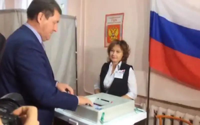 Глава Барнаула Сергей Дугин проголосовал на выборах губернатора