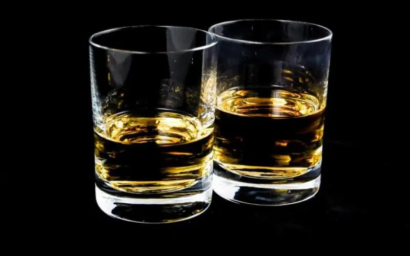 Госдума предлагает повысить возраст для покупки крепкого алкоголя