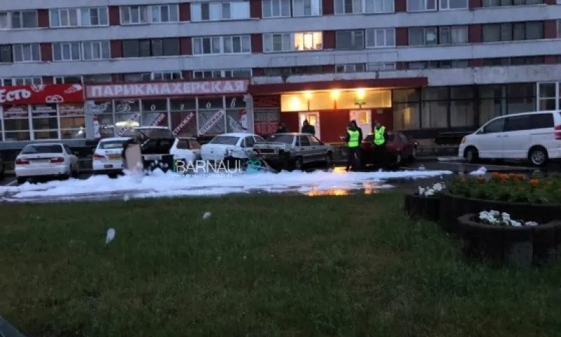 Соцсети несколько автомобилей сгорело в Барнауле