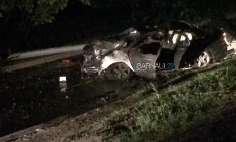 Водитель погиб в ДТП в Барнауле