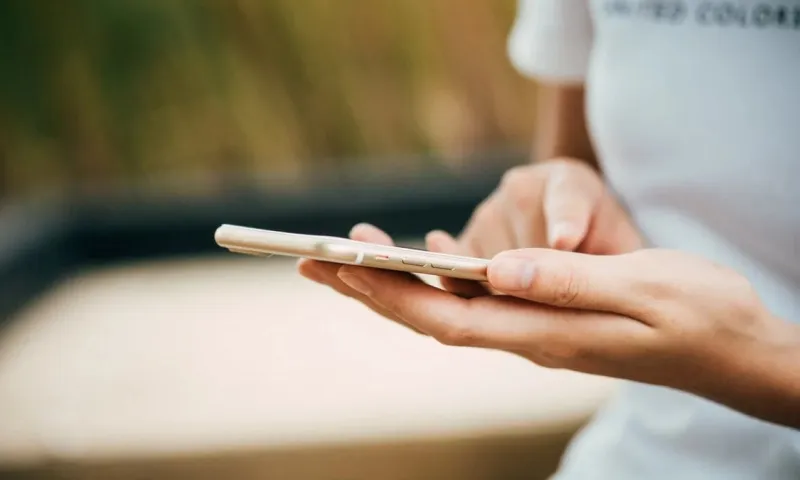 Экс-сотрудницу оператора сотовой связи обвинили в продаже данных клиентов в Алтайском крае