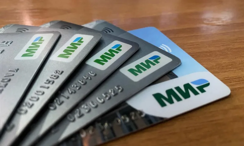 Более полутора миллиона карт «Мир» выдали в Алтайском крае с начала 2022 года